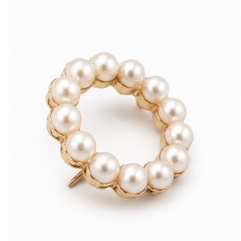 Gold Tone Faux Pearl Wreath Circle Brooch Pin Elegant Classic sophisticated - Picture 3 of 8